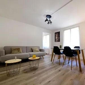 Au Coeur De La Cours-la-Ville
